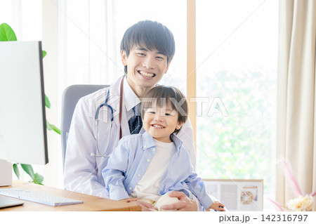 小児科の先生 142316797