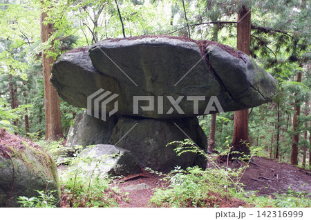 岩手県遠野市 続石 岩手県遠野市 続石 142316999