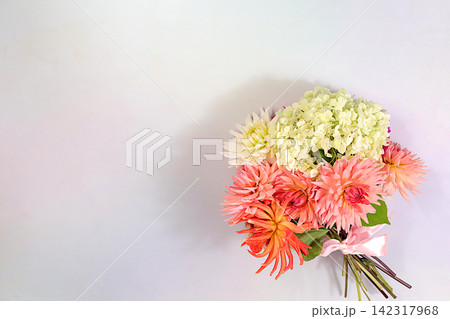 Sunny greeting card with a beautiful bouquet of dahlias, abstract floral arrangement and autumn still life with seasonal flowers, background and banner for the screen, minimalist holiday concept, Sunny greeting card with a beautiful bouquet of dahlias, abstract floral arrangement and autumn still life with seasonal flowers, background and banner for the screen, minimalist holiday concept, 142317968