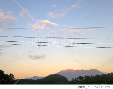 信州・赤御嶽と朝焼け空 信州・赤御嶽と朝焼け空 142318569
