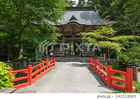 榛名神社の随神門 群馬県 榛名神社の随神門 群馬県 142318905