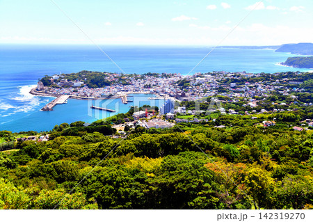 稲取港周辺を望む(静岡県東伊豆町)【2026.8】 稲取港周辺を望む(静岡県東伊豆町)【2026.8】 142319270