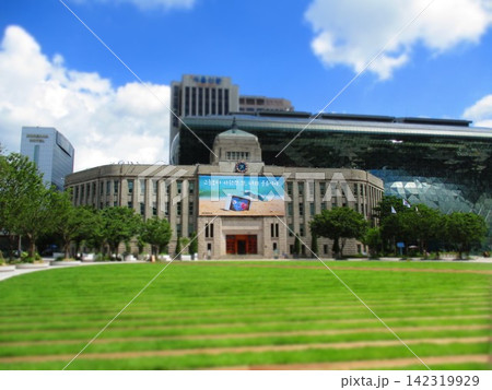 韓国 ソウル 市庁舎 ジオラマ風 韓国 ソウル 市庁舎 ジオラマ風 142319929