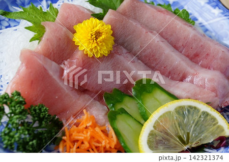 ビンチョウマグロ刺身 ビンチョウマグロ刺身 142321374