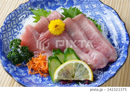 ビンチョウマグロ刺身 ビンチョウマグロ刺身 142321375