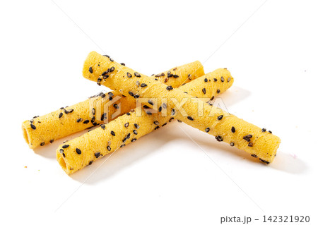traditional Crispy Wafer Egg Roll Sweet Snack 142321920