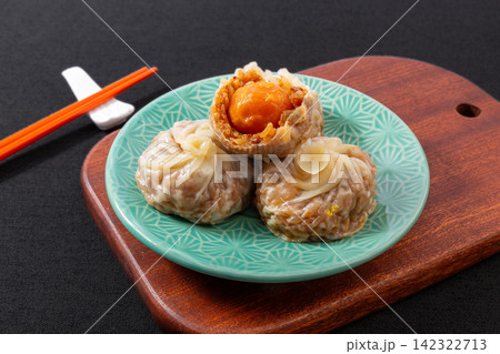 steamed thin skin sticky rice dumplings stuffed with salted egg yolk steamed thin skin sticky rice dumplings stuffed with salted egg yolk 142322713