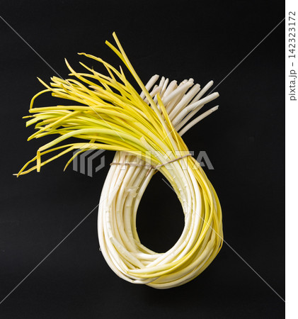 fresh Yellow Garlic Chives Leek Shoots Raw Vegetable 142323172