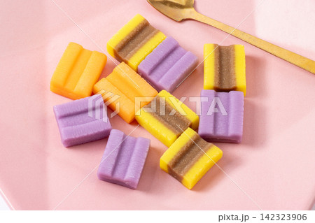 assorted Colorful Fruit Flavored Chewing Gums 142323906