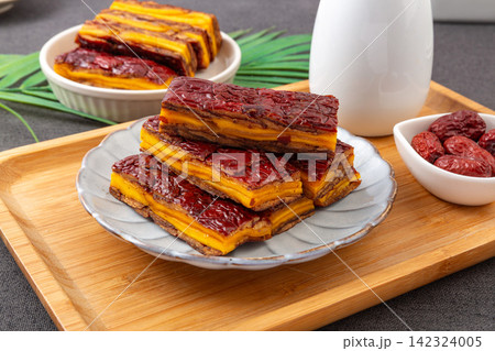dried Red Dates Stuffed with Mango Slices dried Red Dates Stuffed with Mango Slices 142324005