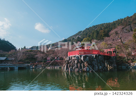 [勝尾寺]大阪の山奥にあるダルマで有名なお寺！歴史あるお寺の境内の風景 142324326