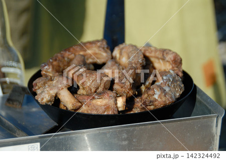 スキレットの焼き牛肉 スキレットの焼き牛肉 142324492