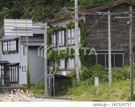 津軽半島の漁村風景 142324757