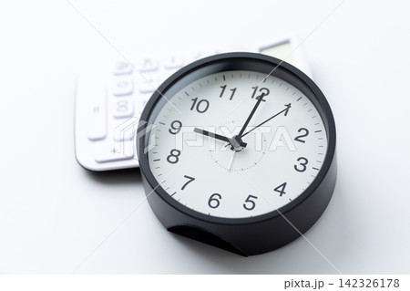 時計と電卓 時計と電卓 142326178