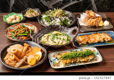 彩り豊かなこだわり料理の盛り合わせ 彩り豊かなこだわり料理の盛り合わせ 142327947