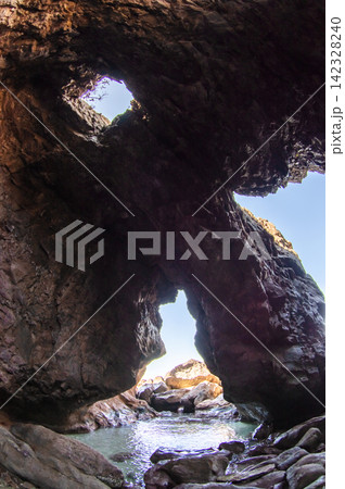 男鹿半島 幻想的なカンカネ洞 男鹿半島 幻想的なカンカネ洞 142328240