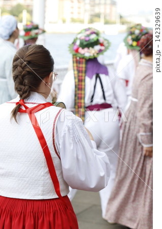 Basque folk march in the street 142329639