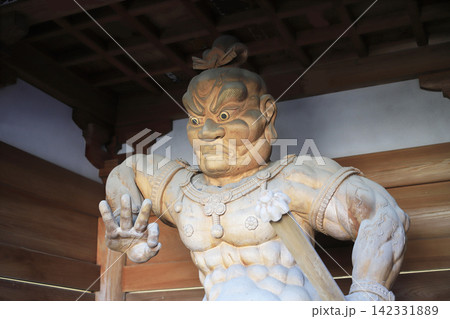 第六番札所 温泉山 瑠璃光院 安楽寺 仁王門の吽形像 第六番札所 温泉山 瑠璃光院 安楽寺 仁王門の吽形像 142331889