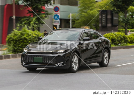 トヨタ クラウンクロスオーバー トヨタ クラウンクロスオーバー 142332029