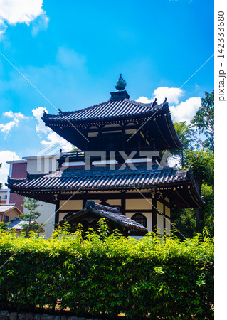 【京都風景】大きな雲が広がる信仰も歴史もある相国寺の夏 【京都風景】大きな雲が広がる信仰も歴史もある相国寺の夏 142333680