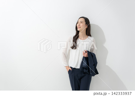 ビジネス 女性 ビジネス 女性 142333937