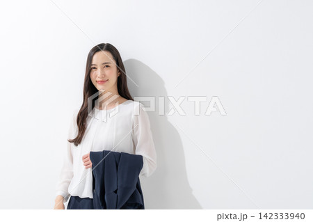 ビジネス　女性	 142333940