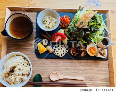 ヘルシーなランチ ヘルシーなランチ 142334324
