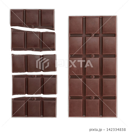 Set of solid chocolate bar and chocolate bar with segmented pieces and smooth surface. Classic confectionery product for dessert and sweet food concepts. Isolated on transparent background Set of solid chocolate bar and chocolate bar with segmented pieces and smooth surface. Classic confectionery product for dessert and sweet food concepts. Isolated on transparent background 142334838