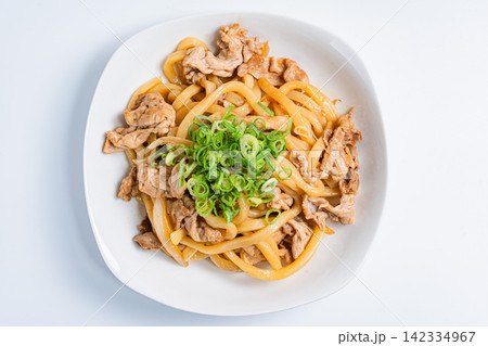 豚肉と玉ねぎの焼きうどん 豚肉と玉ねぎの焼きうどん 142334967