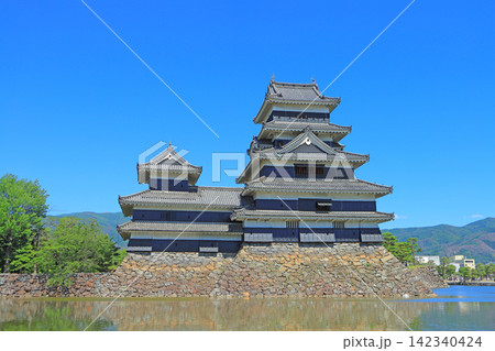 長野県松本市、国宝松本城の風景 長野県松本市、国宝松本城の風景 142340424