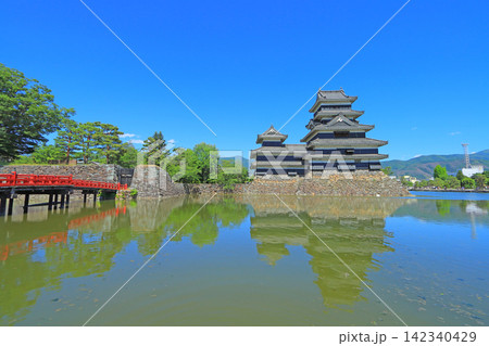 長野県松本市、国宝松本城の風景 長野県松本市、国宝松本城の風景 142340429