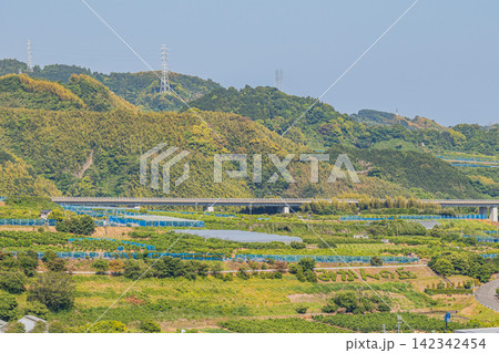 新東名高速道路と静岡市の田舎の風景(静岡県) 新東名高速道路と静岡市の田舎の風景(静岡県) 142342454