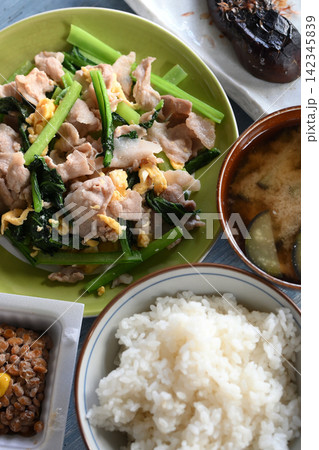 食卓風景 食卓風景 142345839