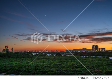 淀川夕景 大阪府枚方市 淀川夕景 大阪府枚方市 142347897