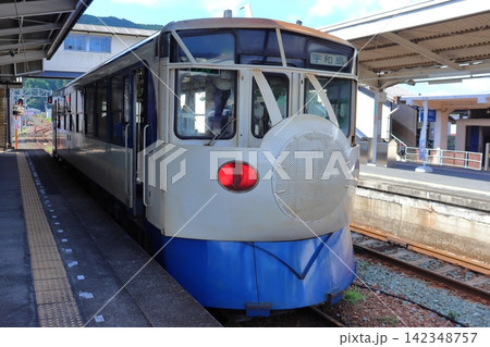 0系新幹線をイメージした鉄道ホビートレイン(窪川駅) 0系新幹線をイメージした鉄道ホビートレイン(窪川駅) 142348757