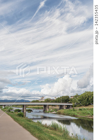 晩夏の鴨川河畔 晩夏の鴨川河畔 142355435