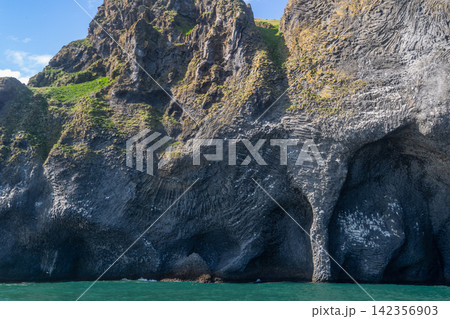 Elephant Rock in Vestmannaeyjar, Iceland 142356903