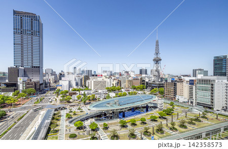 愛知県名古屋市 快晴のオアシス21と名古屋テレビ塔(MIRAI TOWER)と周辺の栄の街並 愛知県名古屋市 快晴のオアシス21と名古屋テレビ塔(MIRAI TOWER)と周辺の栄の街並 142358573