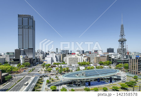 愛知県名古屋市 快晴のオアシス21と名古屋テレビ塔(MIRAI TOWER)と周辺の栄の街並 愛知県名古屋市 快晴のオアシス21と名古屋テレビ塔(MIRAI TOWER)と周辺の栄の街並 142358578