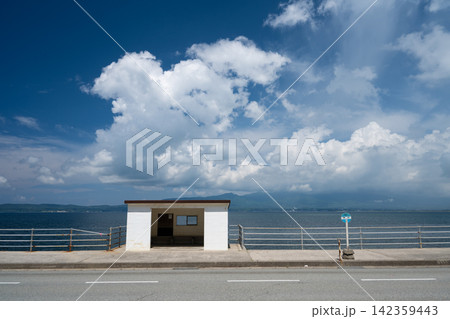 佐渡島 レトロなバス停(背合) 佐渡島 レトロなバス停(背合) 142359443