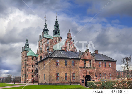 Rosenborg Castle view from the Gate House, Copenhagen, Denmark. Historic Dutch Renaissance palace and royal residence. Rosenborg Castle view from the Gate House, Copenhagen, Denmark. Historic Dutch Renaissance palace and royal residence. 142360169