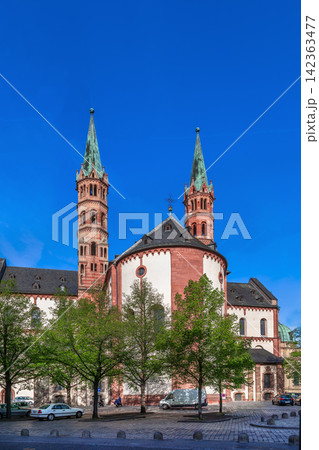 Wurzburg Cathedral east facade view from the apse in Wurzburg, Germany. Exterior perspective on a sunny day 142363477