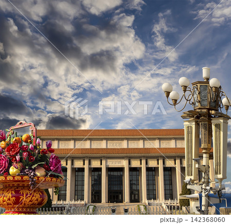 Mausoleum of Mao Zedong with street lamp and huge flower basket (against the background of a beautiful sky with clouds), Tiananmen Square, Beijing, China 142368060