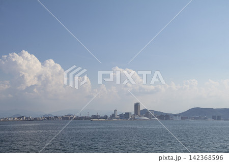 海から見た高松の街 海から見た高松の街 142368596