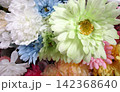 カラフルな造花の花束 142368640