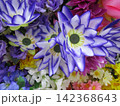 カラフルな造花の花束 142368643