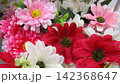 カラフルな造花の花束 142368647