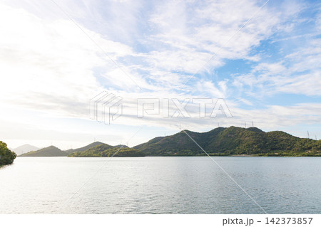 散歩道から望む平荘湖(兵庫県加古川) 散歩道から望む平荘湖(兵庫県加古川) 142373857