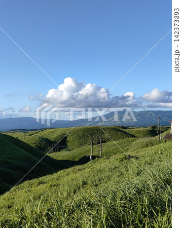 晴天の阿蘇大観峰から見た景色 晴天の阿蘇大観峰から見た景色 142373893
