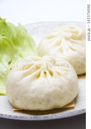 肉まん　豚まん 142374898